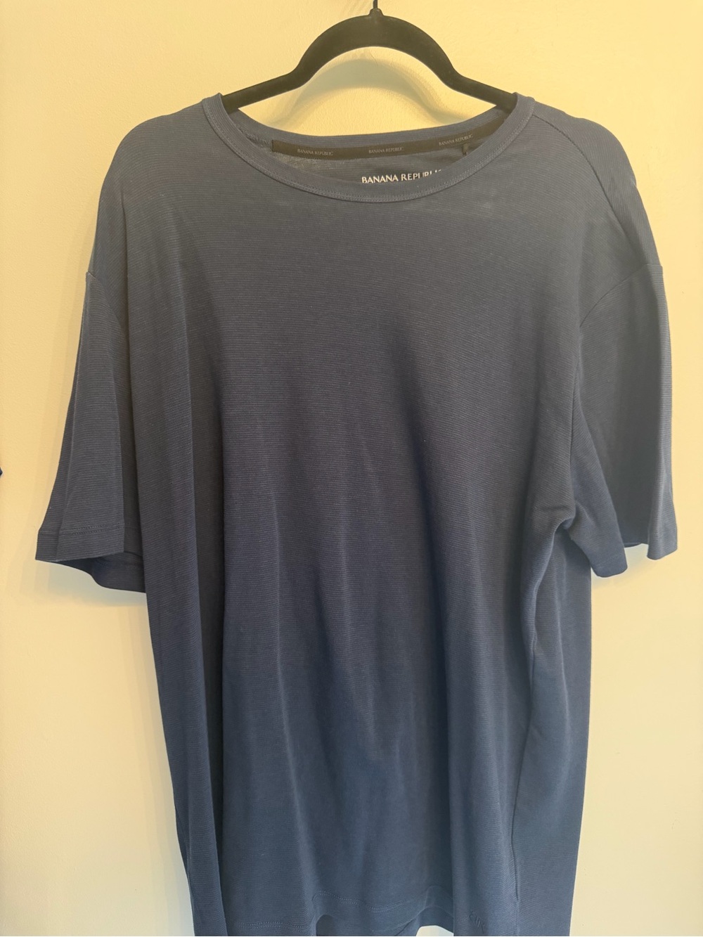 Banana Republic Men's Navy Short Sleeve Crew Tee
